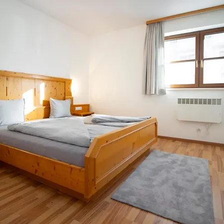 Apartmenthaus Rose 아파트 프루츠